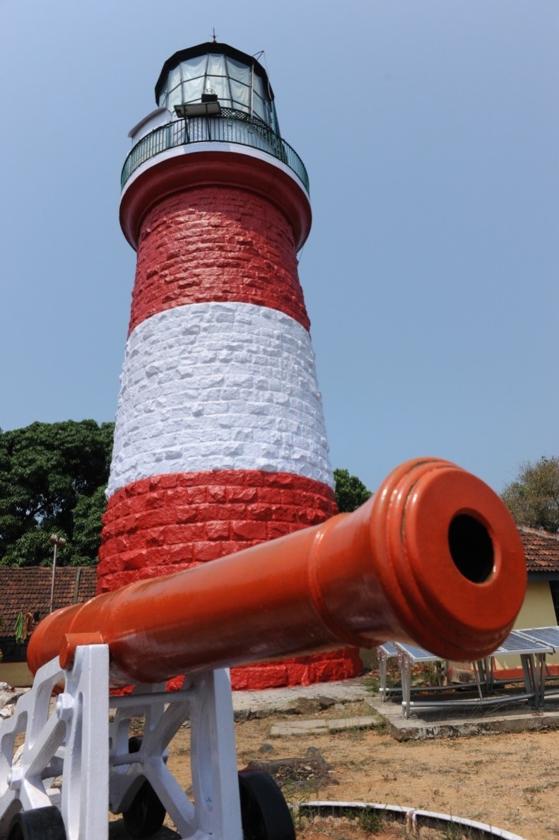 The-Oyster-Rocks-lighthouse
